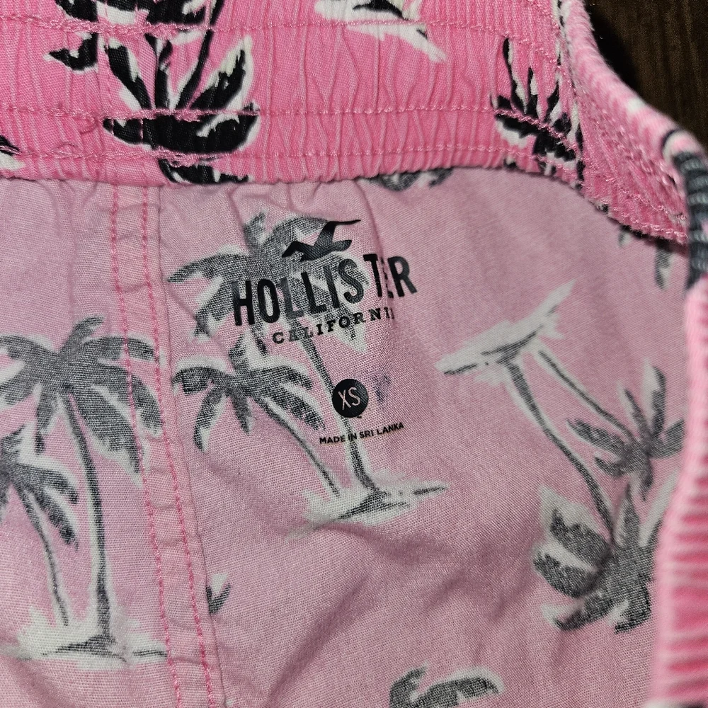 Unisex size XS 2 pairs of different colors Hollister boxers